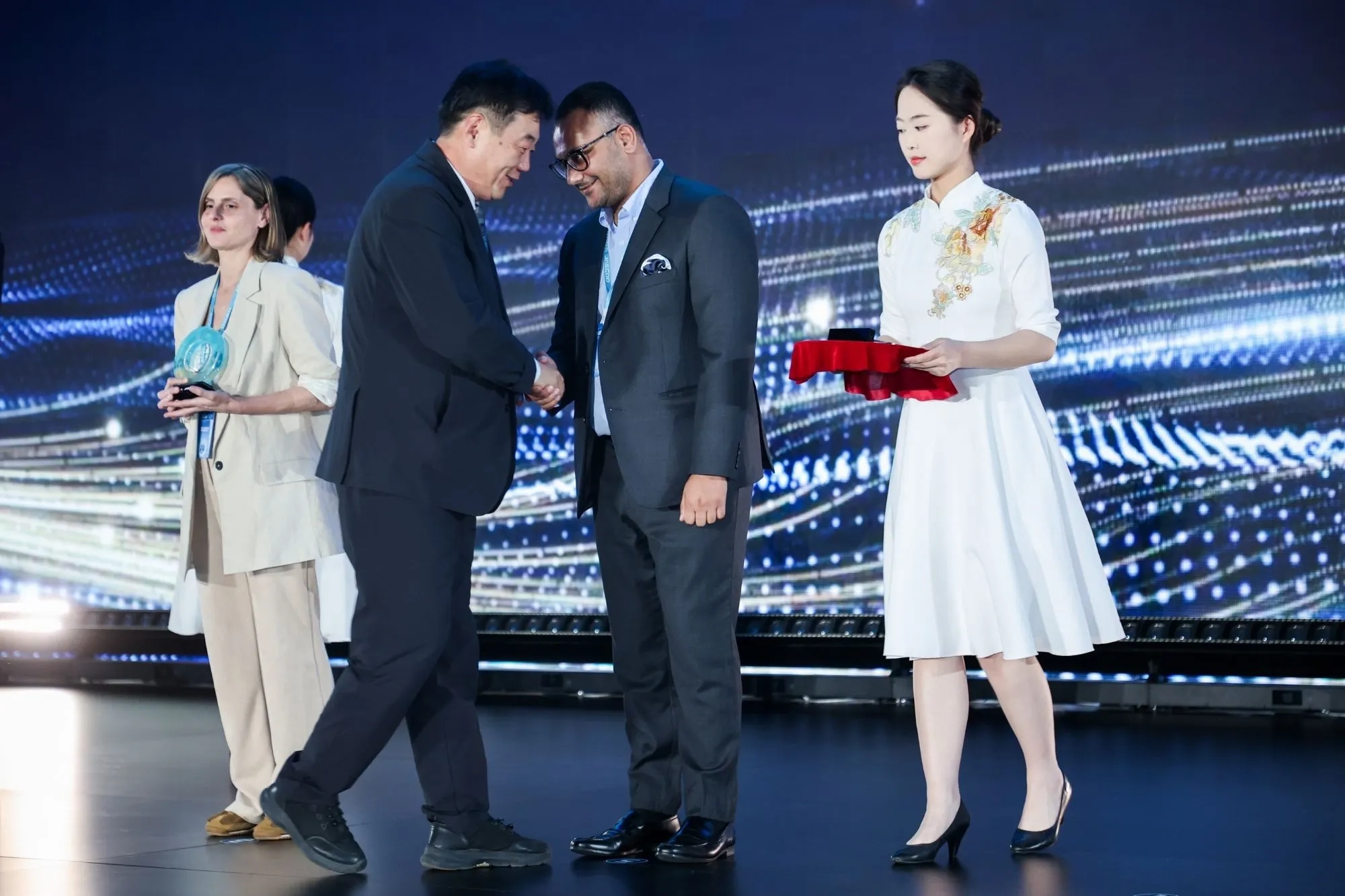 SPG Automobiles Wins ‘EV Pioneer Award’ at Chery International Global Dealer Conference 2025